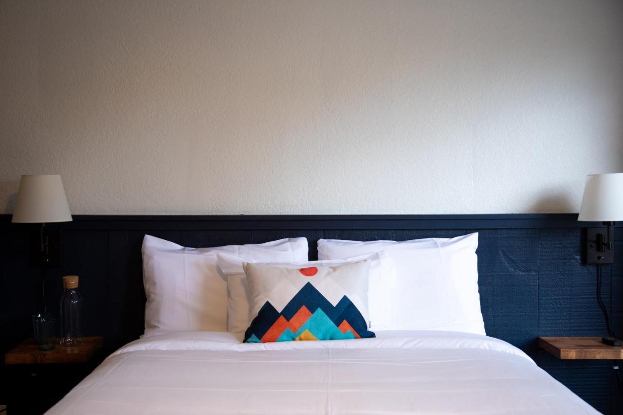 Left Coast - Pet Friendly