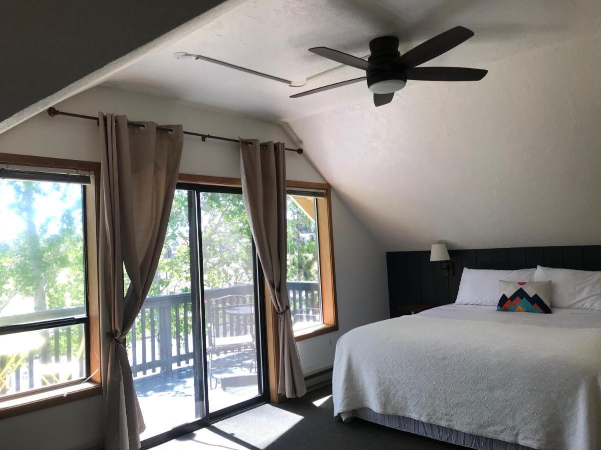 Hotel Left Coast - Pet Friendly